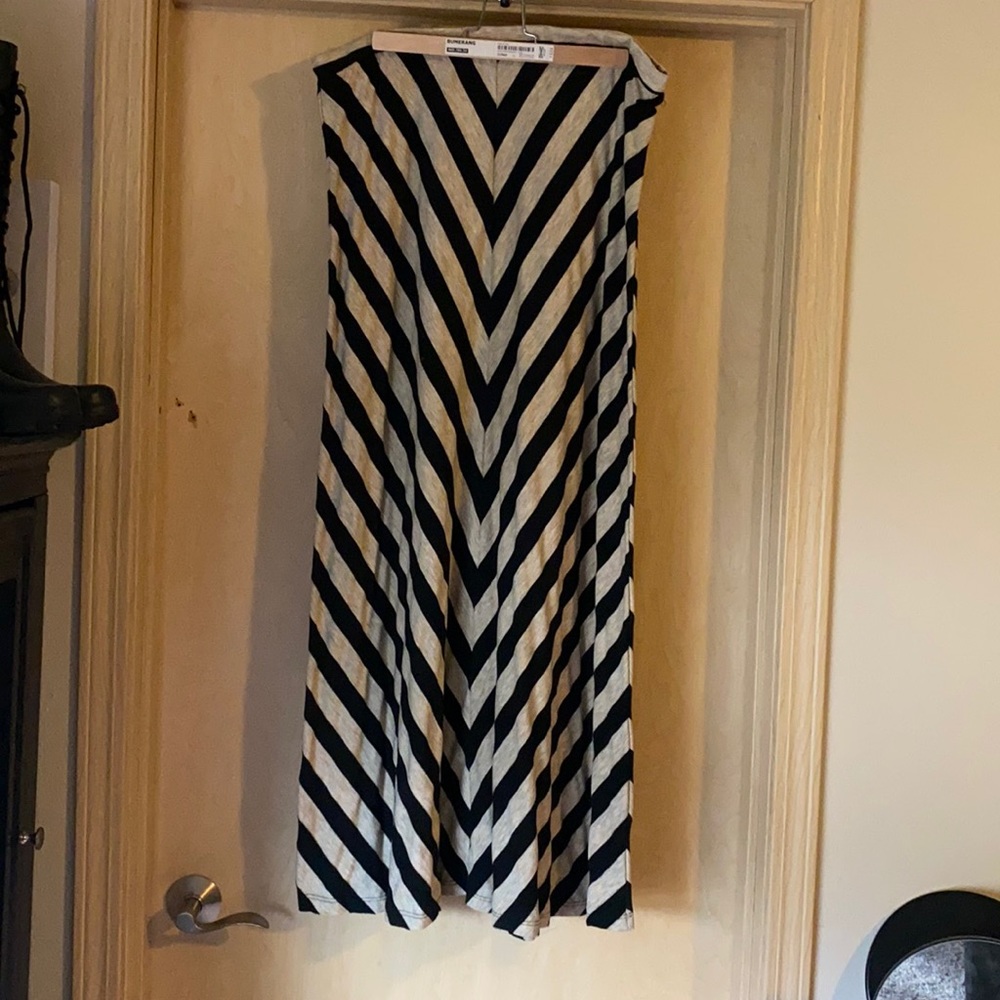 Women's Chevron Stripe Pattern Stretchy Jersey Maxi Skirt